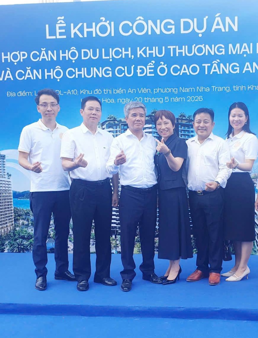 Ban lãnh đạo Công ty Cổ phần PT Đông Dương tại lễ khởi công